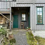 Sjonaer Hytte Med Unik Utsikt Og Arkitektur