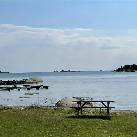 Seaside With Unique View And Design Semesterbostad *